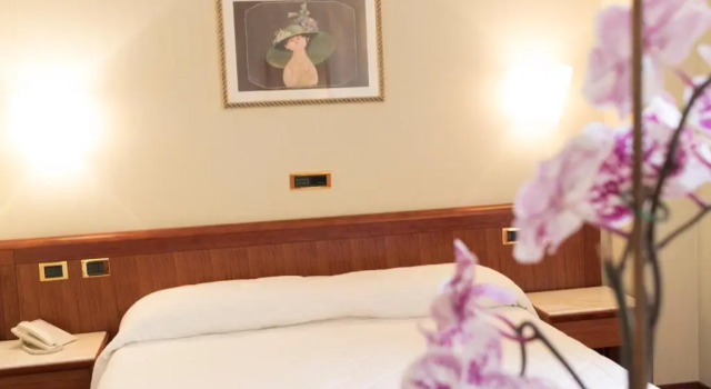 Номер Economy Palace Hotel