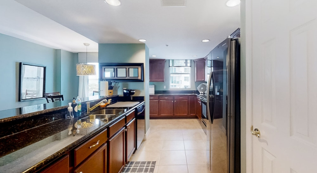 Opus Condos 702 - The Golden Leaf, Buchen Sie Aparthotel Strand von Daytona Beach USA
