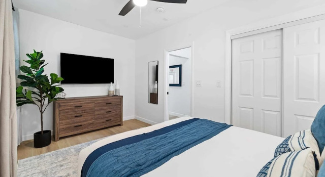 Spacious 8BR w/ Guesthouse + Pool & Tons of Games, Book Vacation Home Davie Fort Lauderdale West
