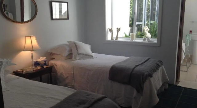 Whispering Pines Bed and Breakfast, Buchen Sie Hotel Collie 