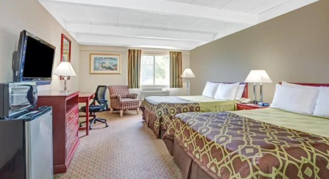 Двухместный номер Standard Travelodge by Wyndham Iowa City
