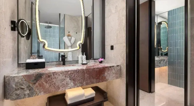 Четырёхместный номер Standard с видом на сад HUALUXE Hotels and Resorts Xianyang