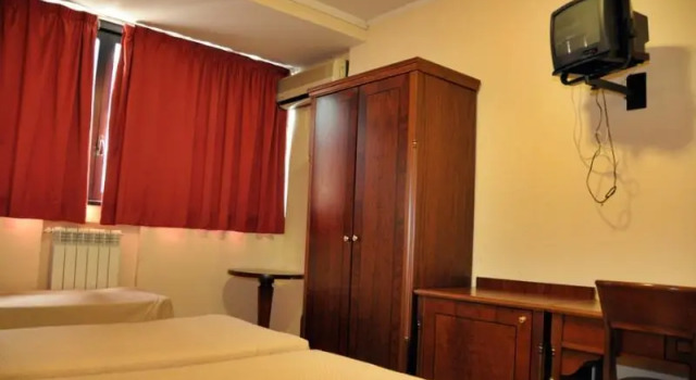 Четырёхместный номер Standard Hotel Cinecitta