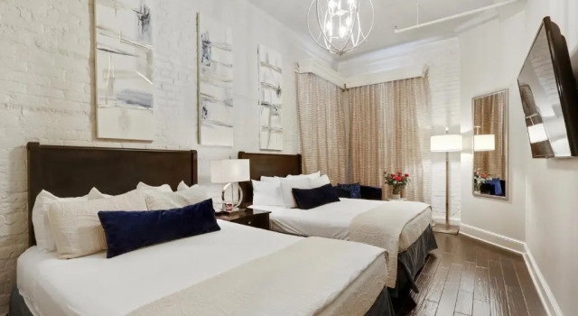 Четырёхместный номер Standard La Galerie French Quarter Hotel