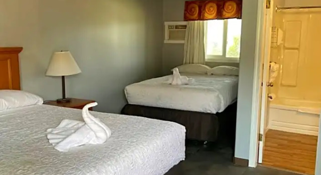 Номер Standard с балконом и с красивым видом из окна Sorrento Inn Motel