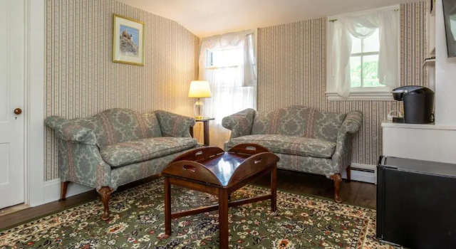 Люкс с 2 комнатами The Elmhurst Inn