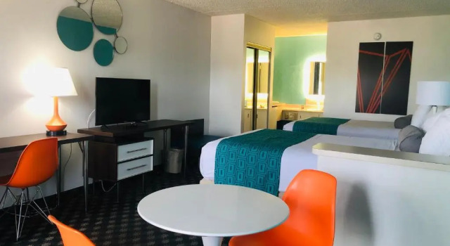Четырёхместный номер Standard Howard Johnson by Wyndham Clearwater - Dunedin