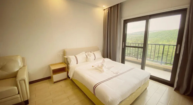 Deluxe Studio Phoenix Apartment by LINK