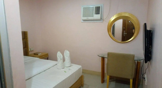 Meaco Royal Hotel-Legazpi