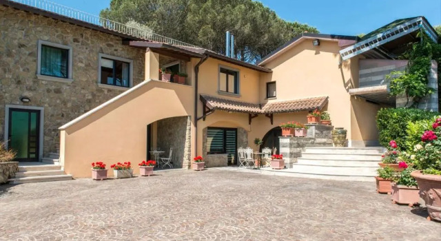 Il Vignale 18 2 in Arezzo, Book Hotel Hotels in Arezzo with a Pool, Swimming Pool