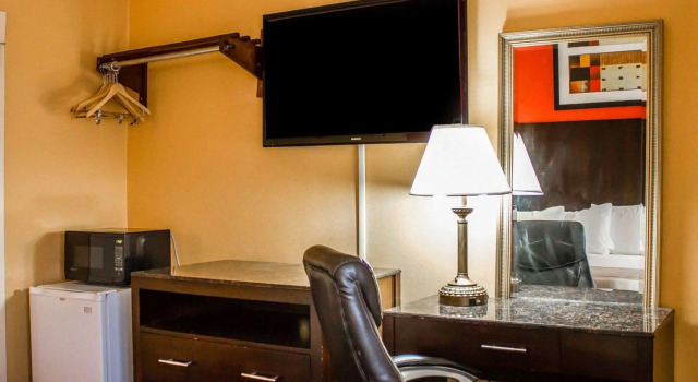 Двухместный номер Standard Rodeway Inn MacArthur Airport