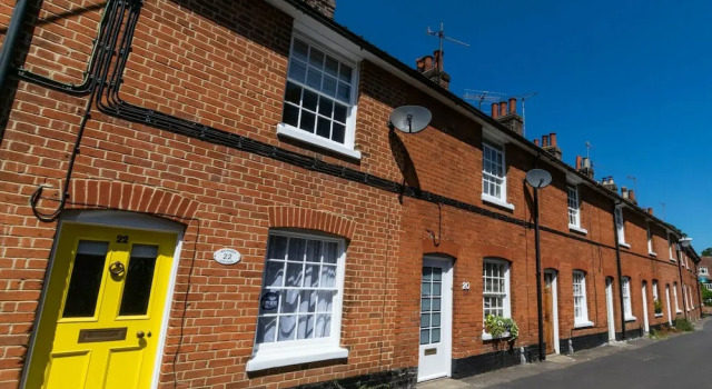 Comfortable Holiday Home With Open Fireplace and Private Garden, Near the Centre of Woodbridge, Book Hotel Woodbridge Suffolk