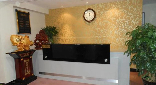 Chengde Huatang Hotel, Book Hotel Hoteller i Chengde med parkering, Parkering