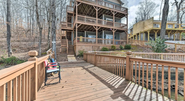 Коттедж с 3 комнатами с балконом Lakefront Lexington House with Spacious Deck!