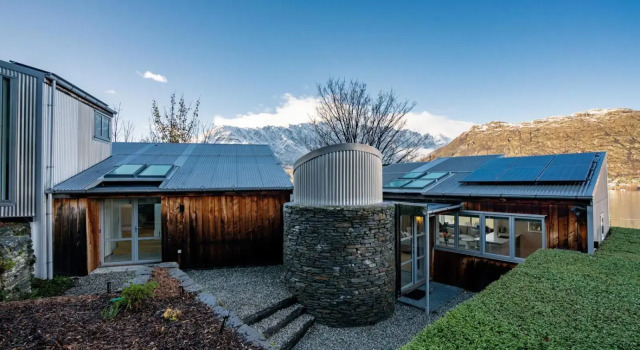 A Stunning Stay - Queenstown Holiday Home, Забронировать Отель Куинстаун 