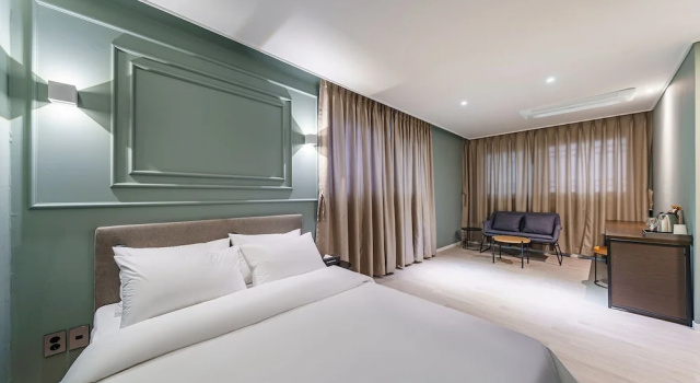 Двухместный номер Standard Brown Dot Hotel