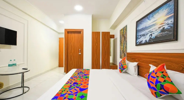 Номер Premium Fabhotel Prime The Golden Petals & Banquet