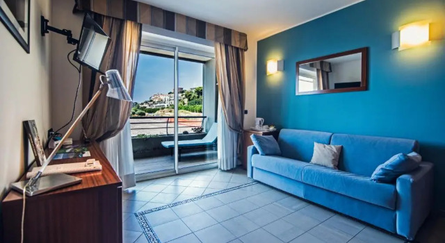 Полулюкс Aregai Marina Hotel & Residence