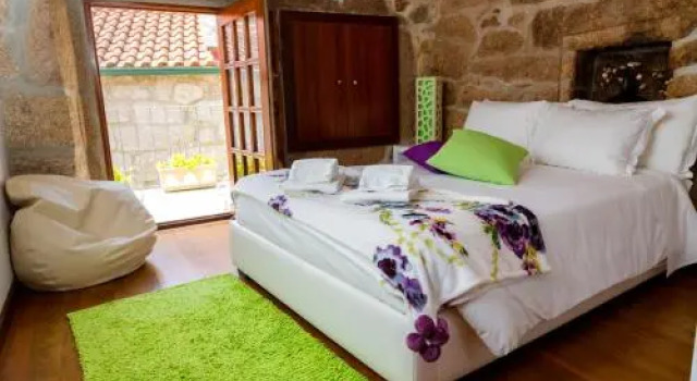 Casa Rautau, Rezerwuj Hotel Hotele w Soajo z parkingiem, Parking