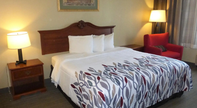 Номер Superior Red Roof Inn PLUS & Suites Birmingham - Bessemer