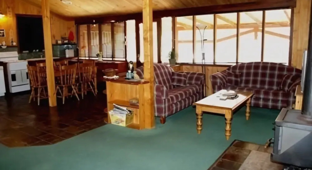 Pemberton Old Picture Theatre Holiday Apartments, Book Apartment Pemberton Western Australia
