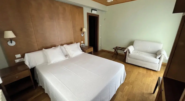 Трёхместный номер Standard Hotel Vall Fosca