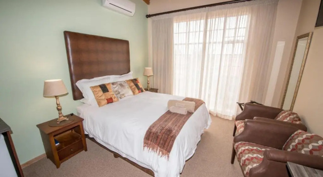 Двухместный номер Standard с видом на бассейн Sunset Manor Guest House