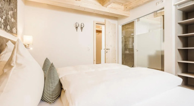 Gästehaus Leitnerhof, Rezerwuj Hotel Hotele w Tyrol z parkingiem, Parking