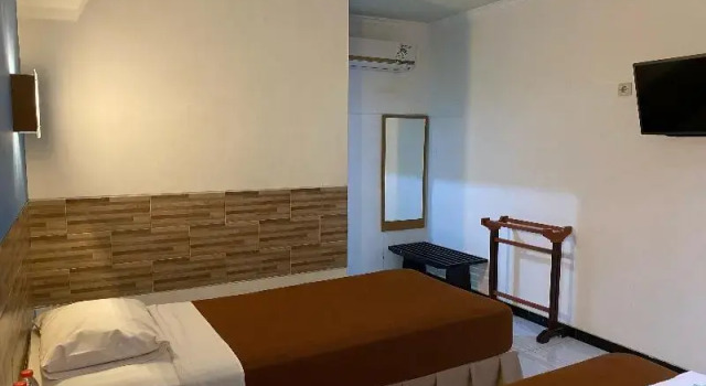 Standard Doppel Zimmer Hotel Lestari Near Lippo Plaza Mall Jember