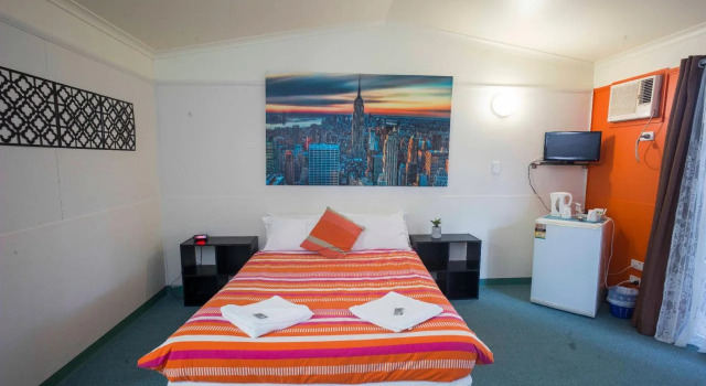 Colonial Village Resort, Book Resort Cheap Hotels in Queensland