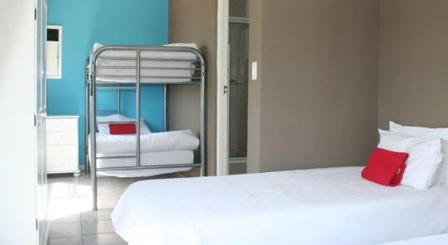Семейный номер Standard с балконом и с красивым видом из окна Colors of Cape Town Lodge