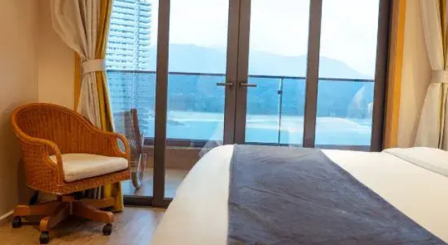 Люкс с 2 комнатами с балконом и с видом на море Sparkling Legend  Apartment