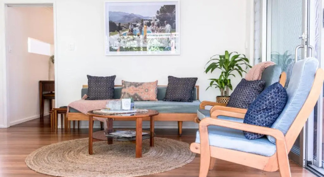Коттедж Mid-Century Modern Retro Beach House