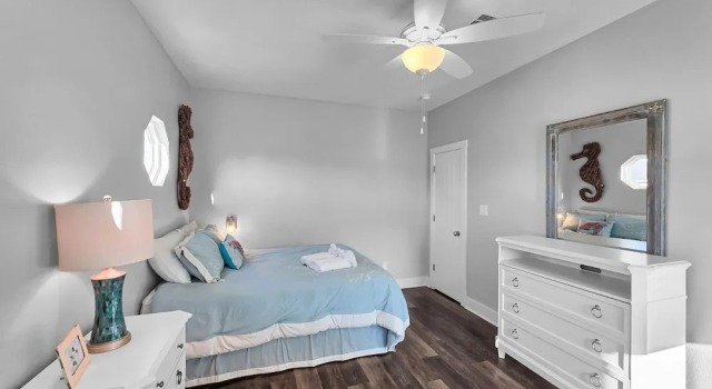 Seashell Shack On Shrimp 3 Bedroom Home, Book Feriehus Sommerhuse i Houston, Hytte