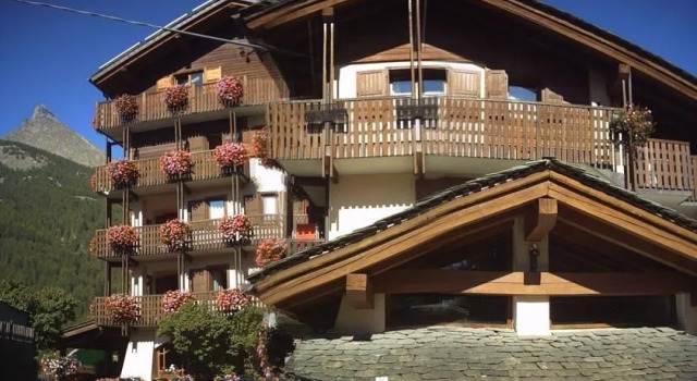 Hotel Vallée De Cogne, Забронировать Отель Конь Валле д'Аоста