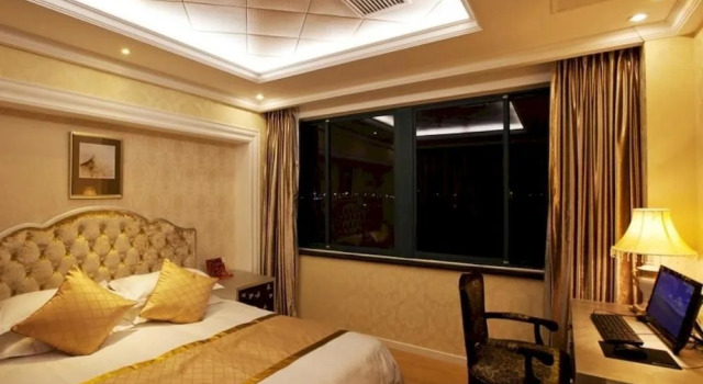 Jiaxing Donghong Noble Business Hotel