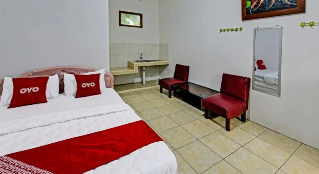 Economy Zimmer SPOT ON 91372 Wisma Bulin