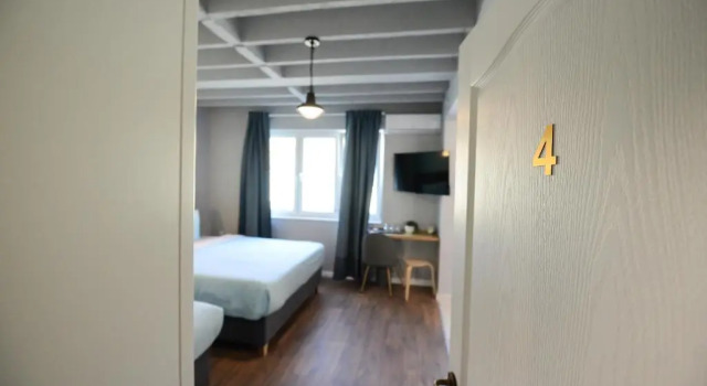 Трёхместный номер Standard с балконом Skopje Arch Residence