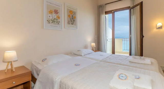 Семейный номер Standard с балконом Sunset Hotel