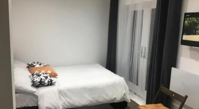 Cosy 1-bed Studio in Northolt, Varaa Huoneisto Hotellit Suur-Lontoo pysäköinnillä, Pysäköinti