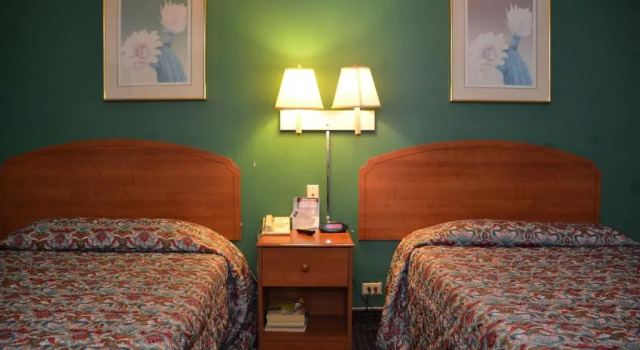 Четырёхместный номер Standard Stay Express Inn Near Downtown San Antonio TX