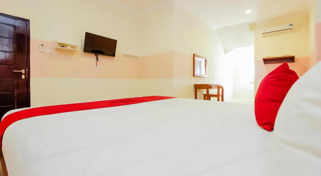 RedDoorz Near Jalan Jendral Sudirman, Prenota Hotel Hotel a Sulawesi con parcheggio, Parcheggio