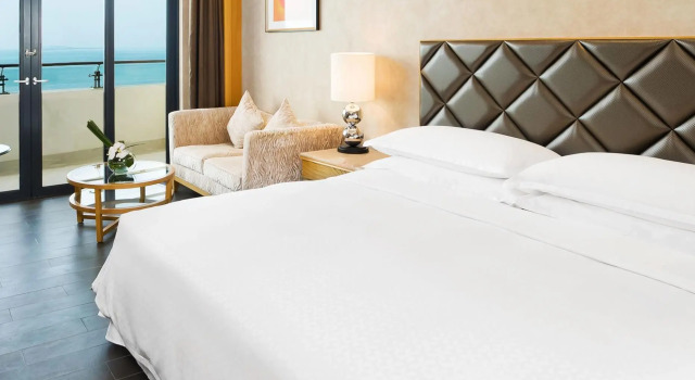 Двухместный номер с балконом и с видом на океан Four Points by Sheraton Hainan, Sanya