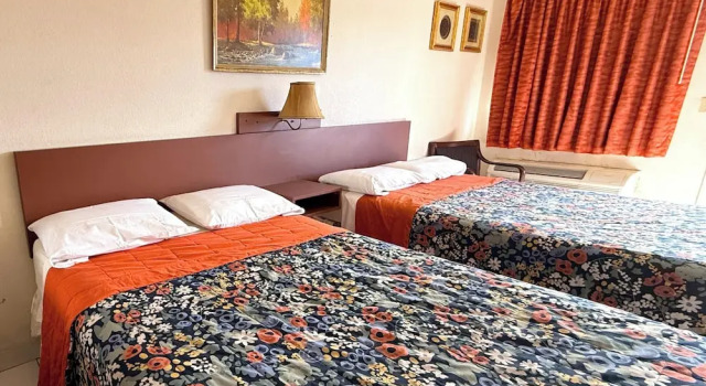 Четырёхместный номер Standard Del Rio Hotel O near Mesa Downtown
