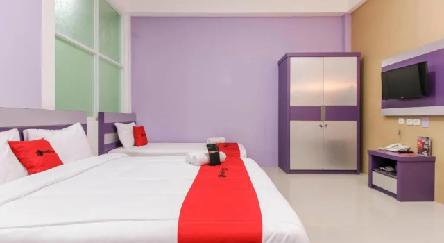 Standard famille chambre RedDoorz Plus near Stasiun Bekasi