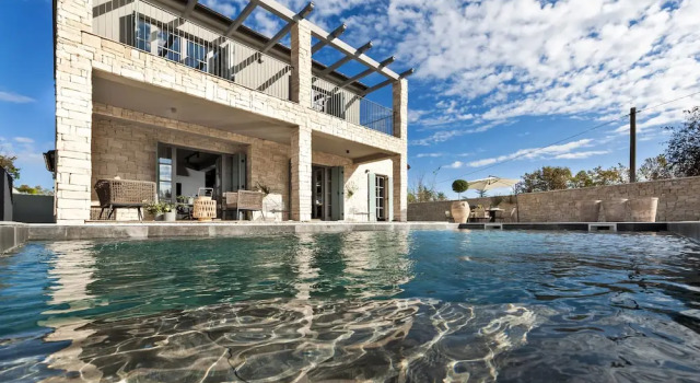 Вилла Villa Renata with Pool and Sauna