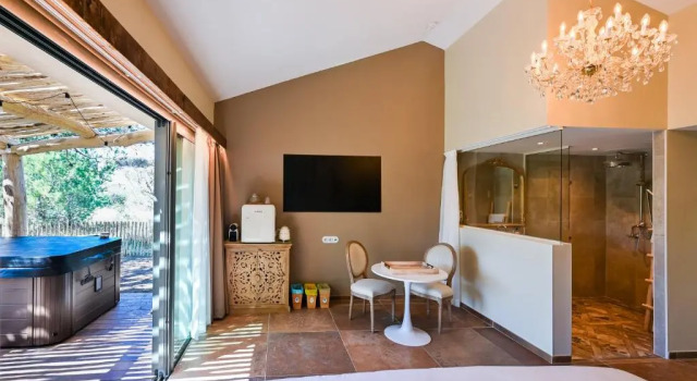 Двухместный номер Prestige Le Hameau Des Pesquiers Ecolodge & Spa, Curio Collection By Hilton