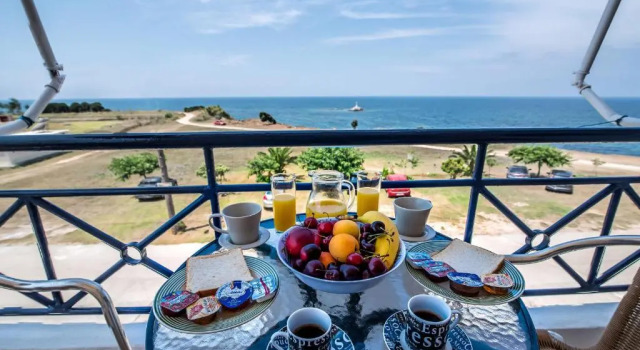Апартаменты Faros Apartments
