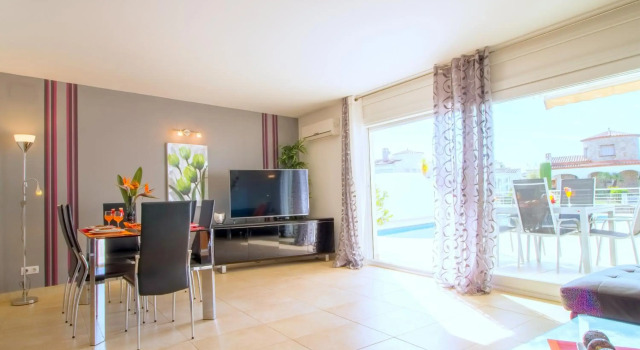LEON INMO Luxusvilla Coral - 10190, Забронировать Отель Отели Кастельон-де-Ампуриас с парковкой, Парковка