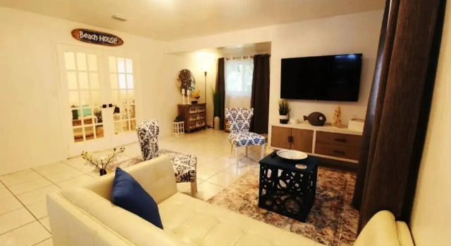 3BR 2BA Coral Terrace House by ASVR-2530, Rezervovat Hotel Art Deco Historic District Florida